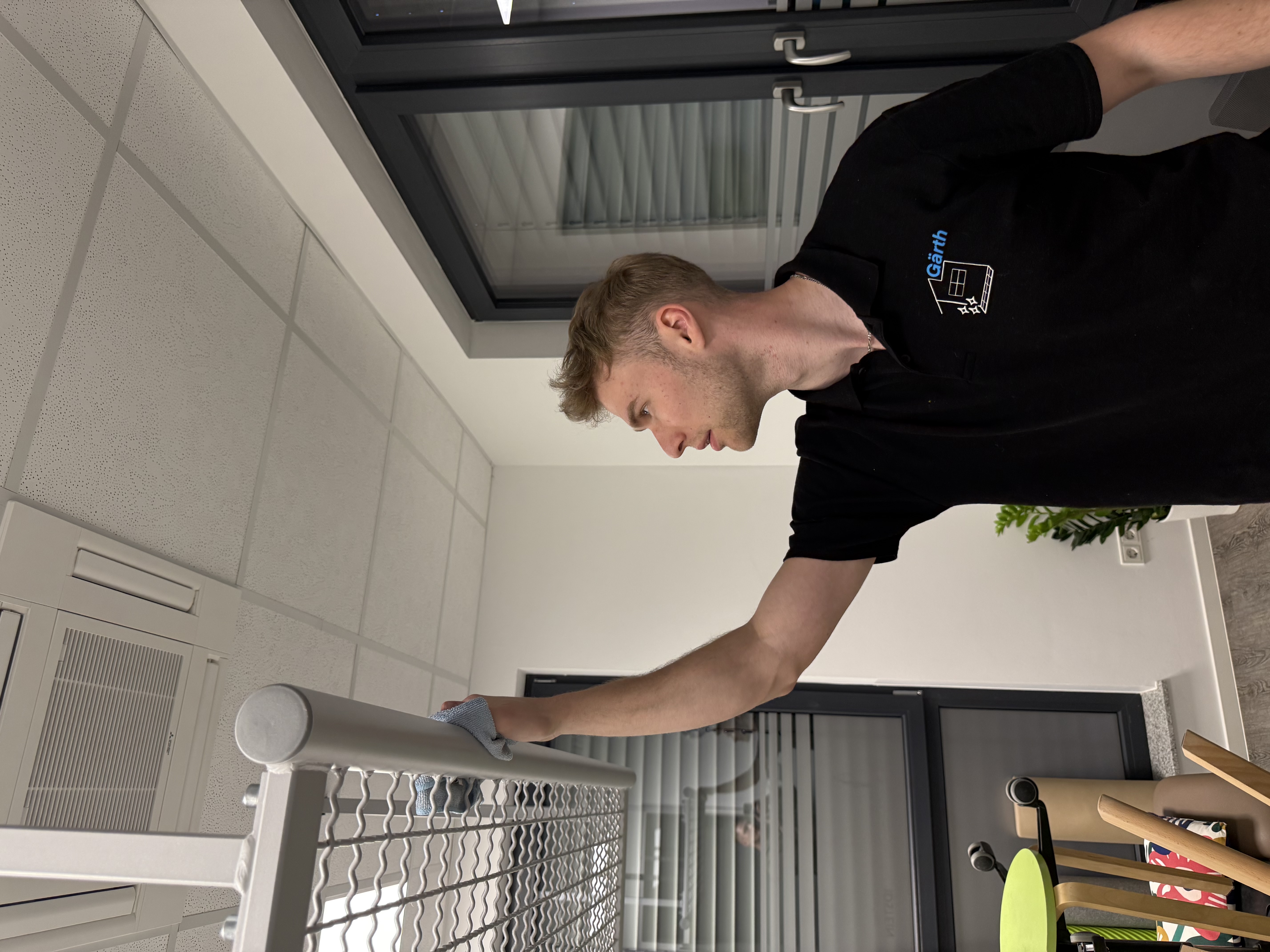 Unterhalts- & Büroreinigung