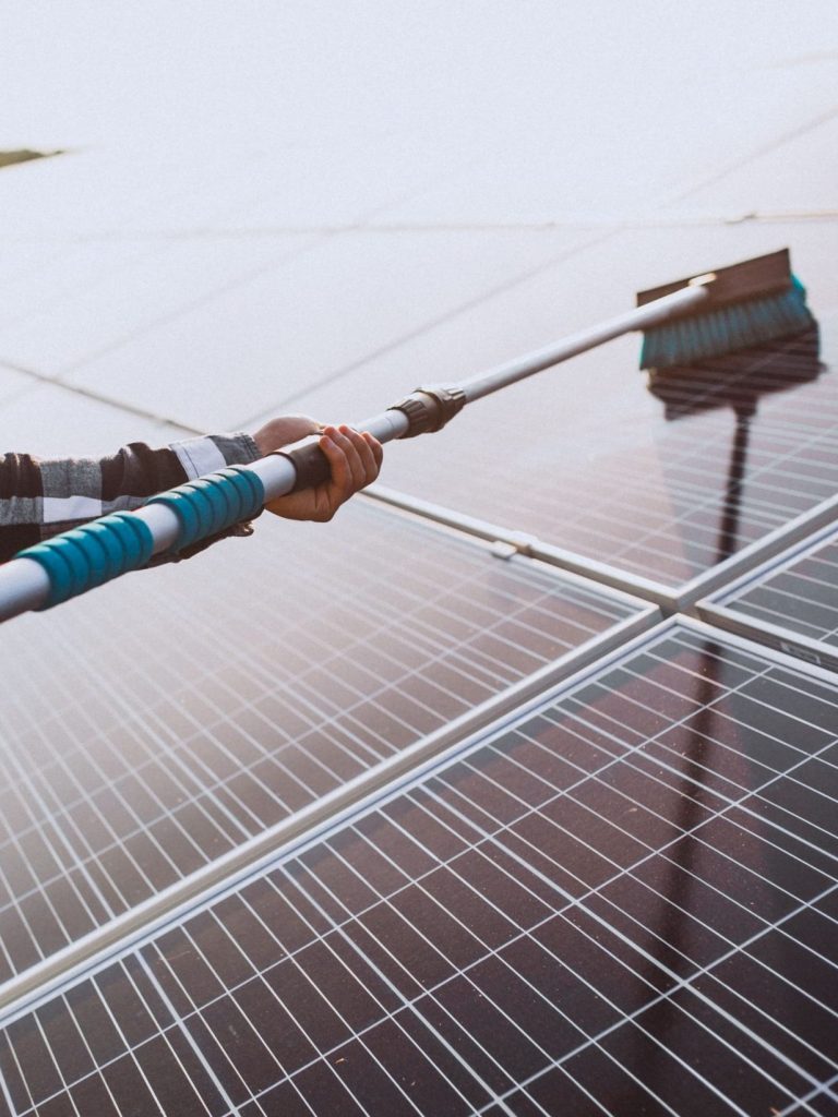 Reinigung mehrerer Solarpaneele